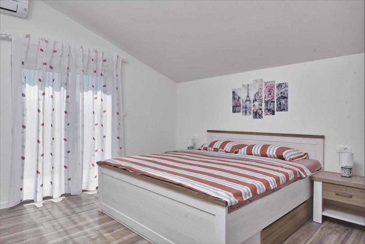 Apartments Totic Kaštela Екстериор снимка