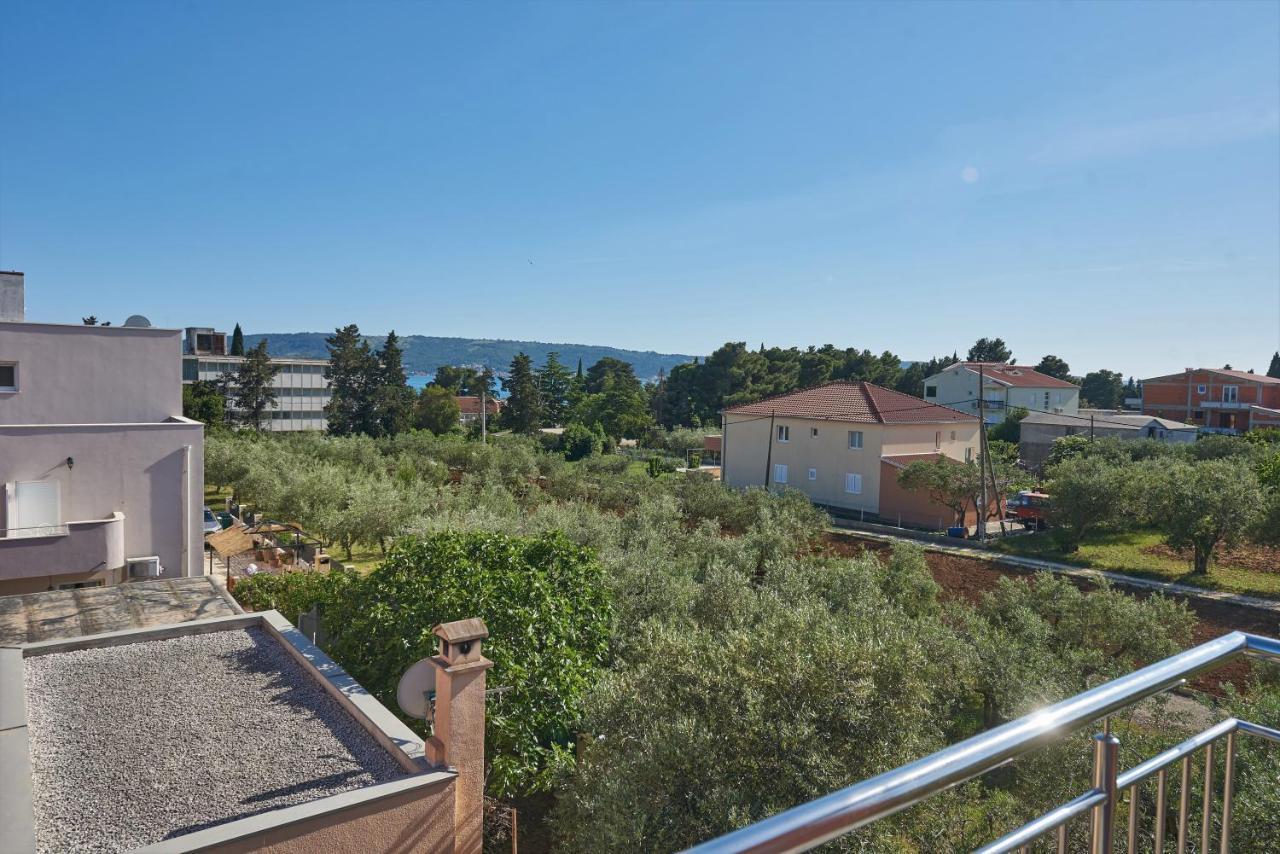 Apartments Totic Kaštela Екстериор снимка