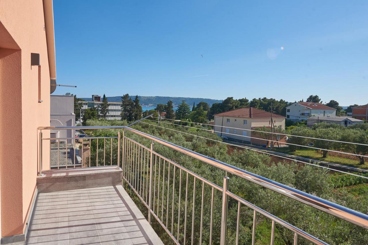 Apartments Totic Kaštela Екстериор снимка