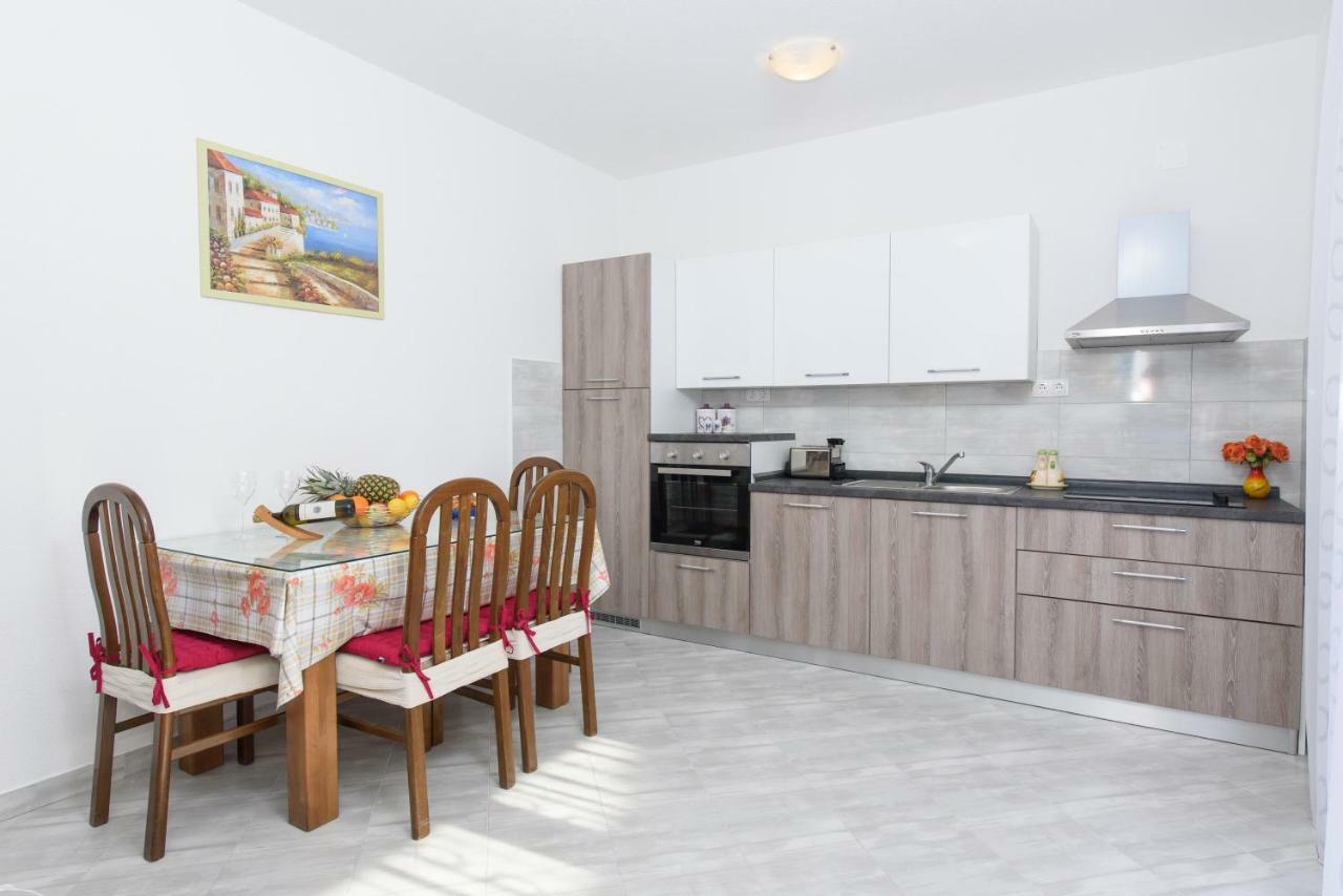 Apartments Totic Kaštela Екстериор снимка