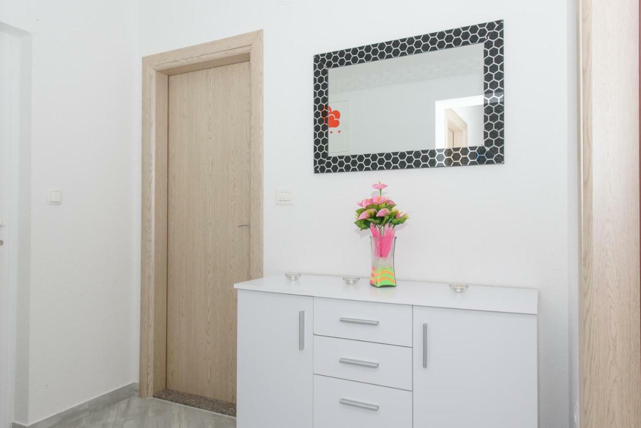 Apartments Totic Kaštela Екстериор снимка
