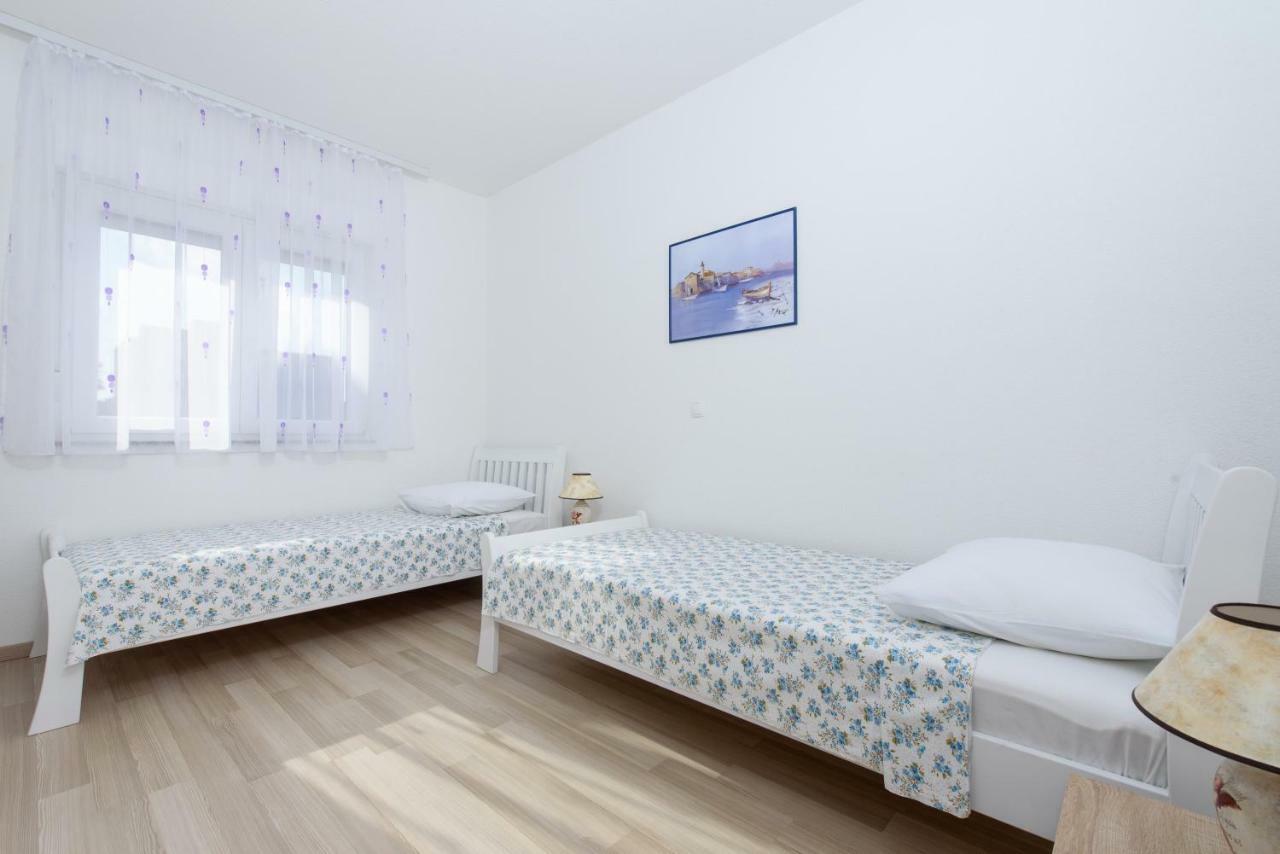 Apartments Totic Kaštela Екстериор снимка