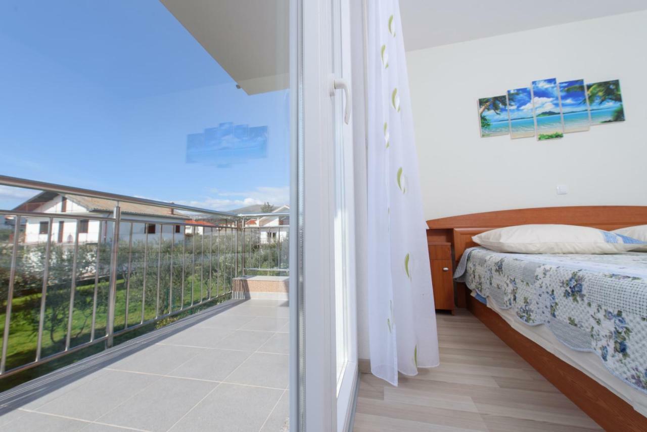 Apartments Totic Kaštela Екстериор снимка